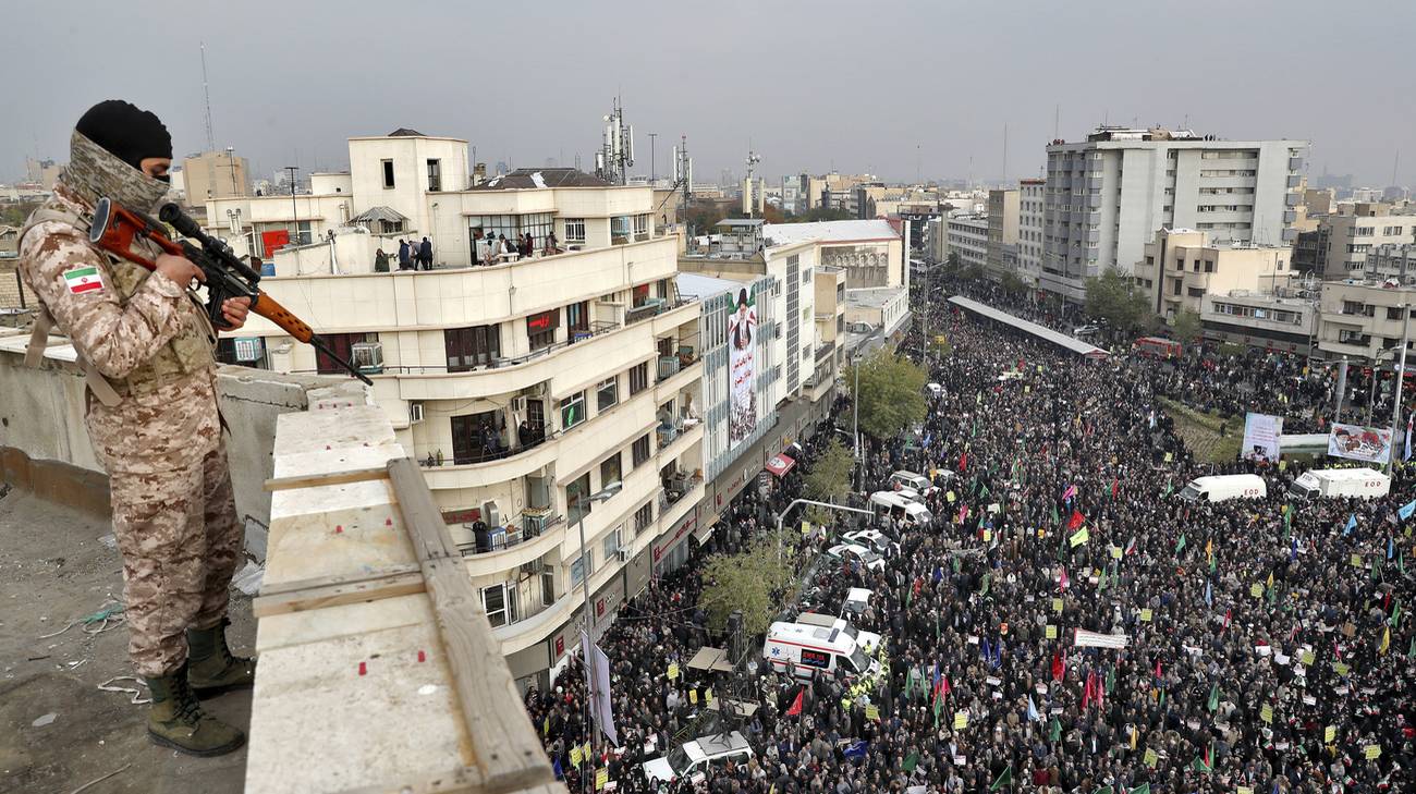 La Ue non sta più a guardare: al via le sanzioni per 17 persone e aziende collegate alla repressione iraniana