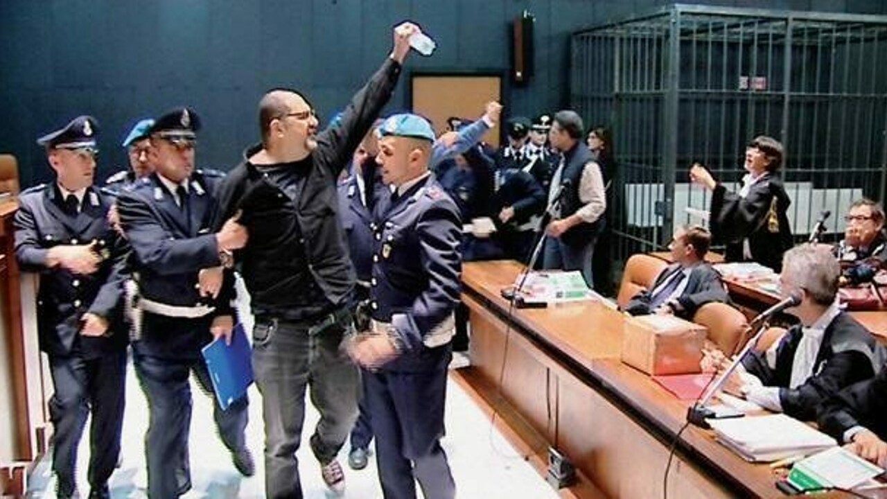 Alfredo Cospito interrompe lo sciopero della fame: dopo 6 mesi finisce la protesta