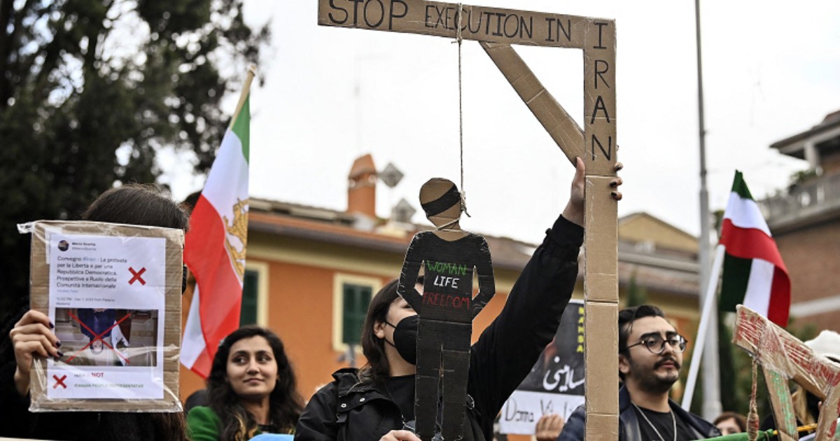 La Corte Suprema iraniana ha annullato altre due condanne a morte: ecco il motivo