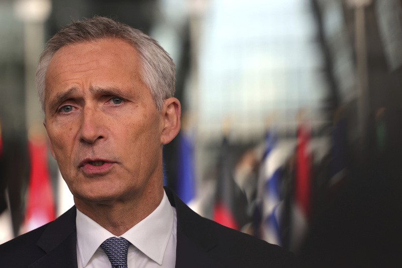 Stoltenberg: "L'Ucraina entrerà nella Nato, ma prima deve vincere la guerra"