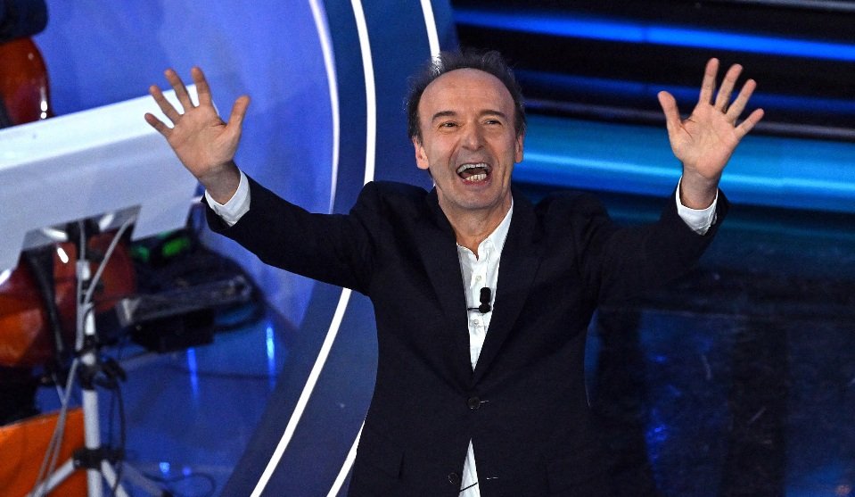 Benigni attacca il fascismo e sui social i fan di Mussolini la prendono malissimo