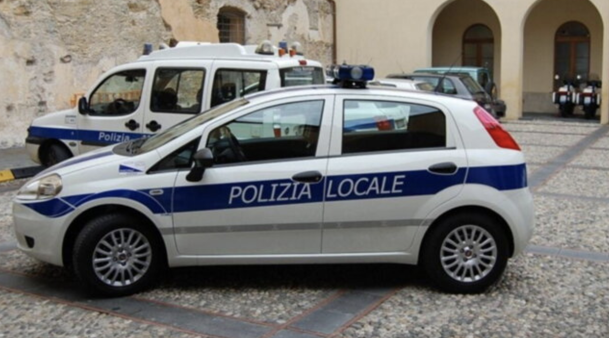 Si allontana di casa per togliersi la vita, la polizia geolocalizza la sua auto e salva un 37enne di Scafati