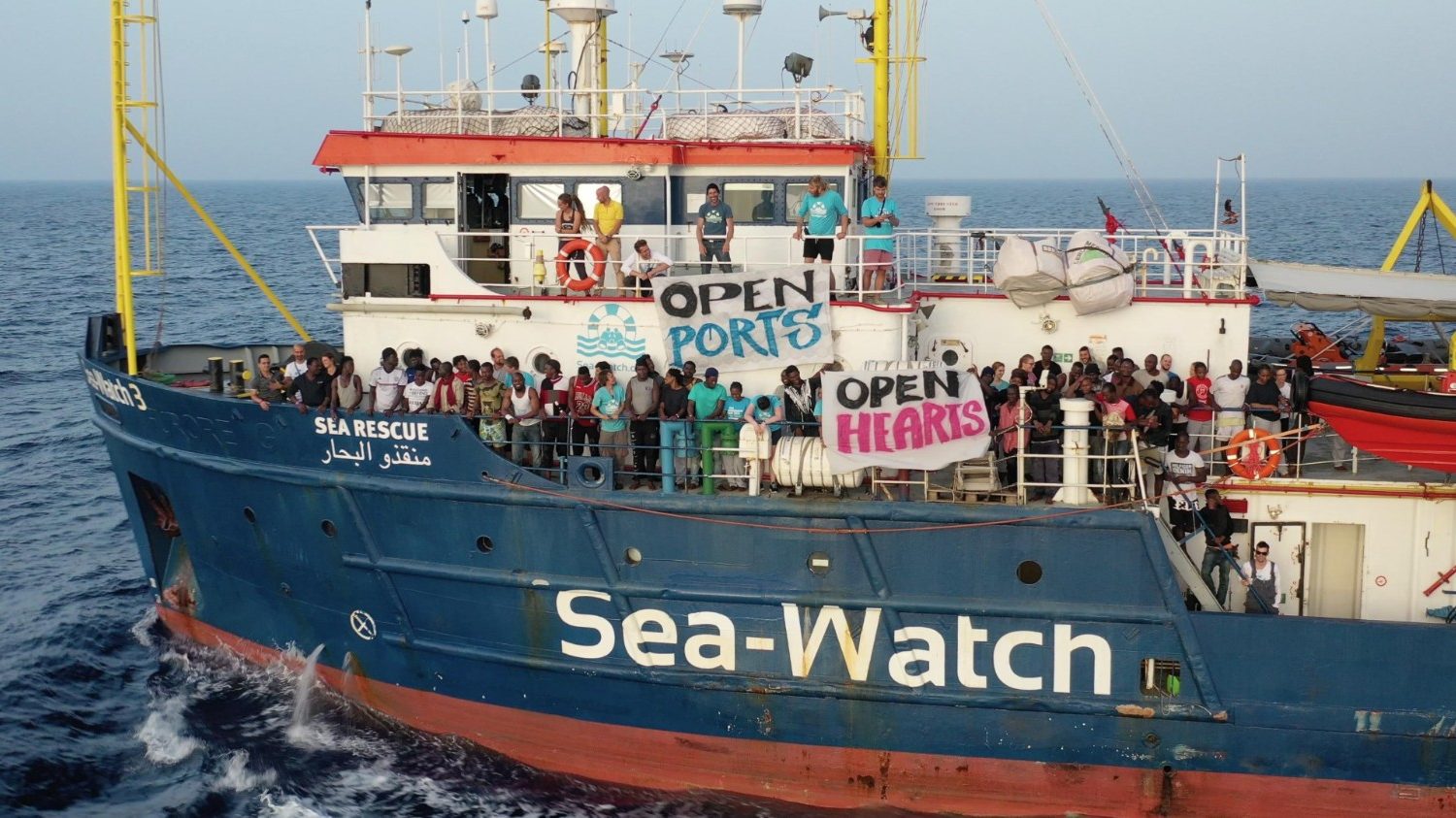 Migranti, fermo amministrativo per la nave della Ong Sea Watch: aveva "disobbedito" alle autorità