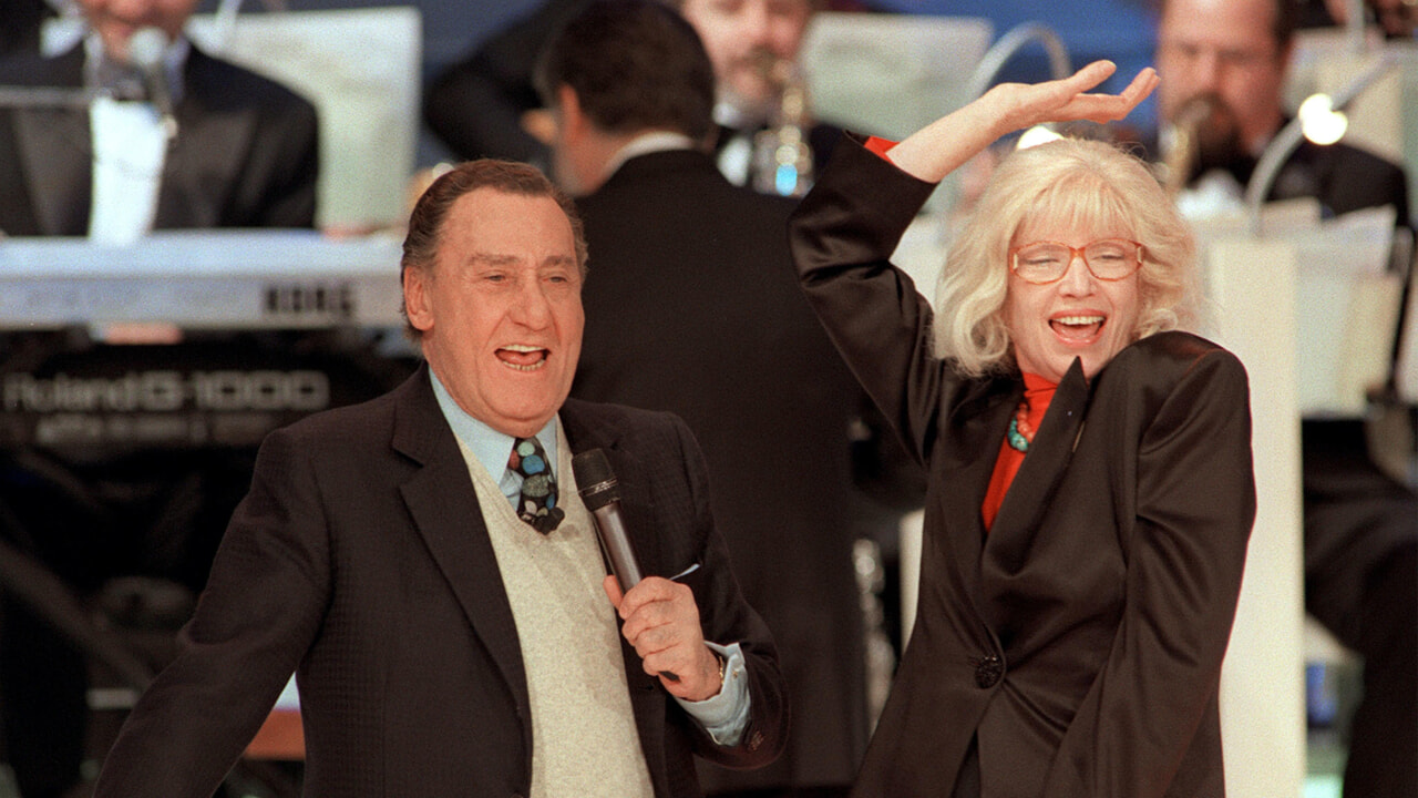 sordi-vitti "In ordine alfabetico 1999", alle 21.30 su Canale 5: Costanzo intervista Gassman, Sordi e Vitti