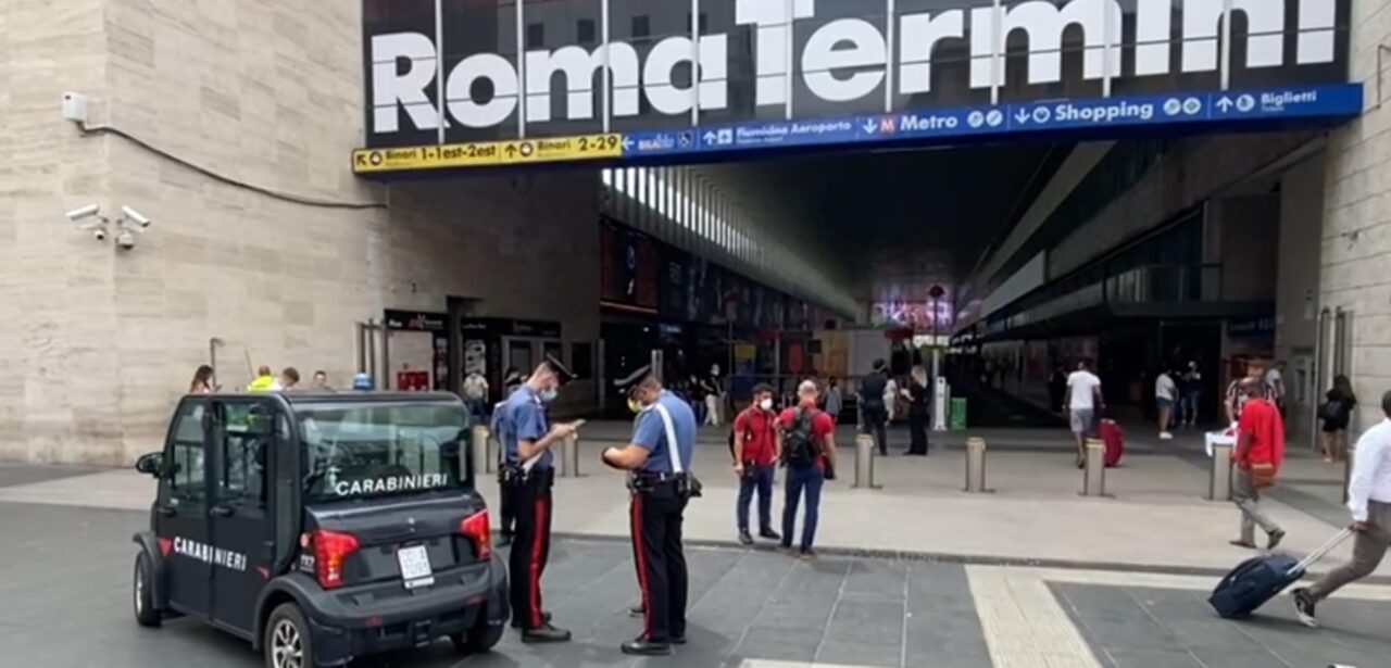 Accoltellato a morte alla stazione Termini: la vittima è un cittadino somalo di 41 anni