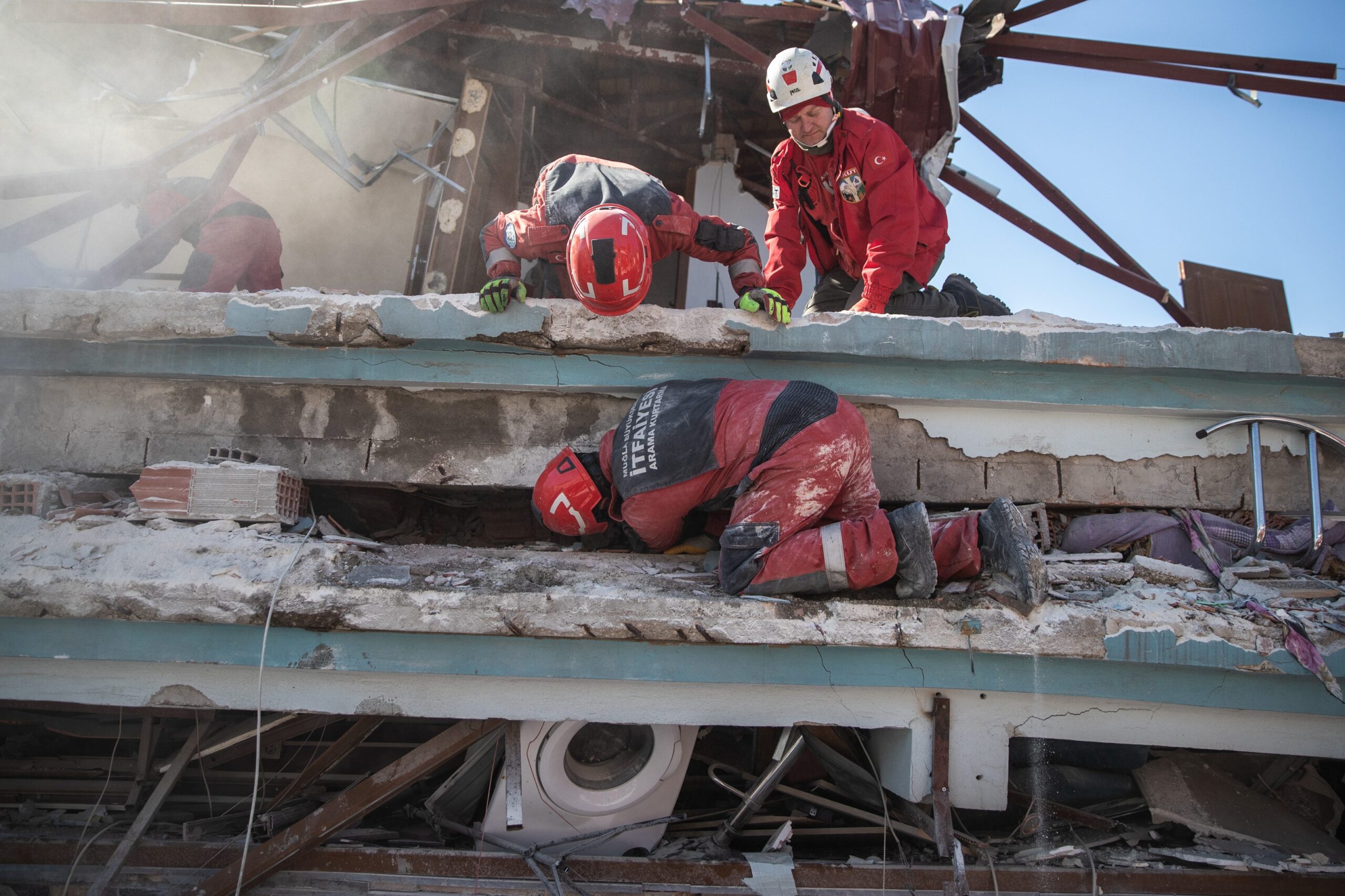 Ancora miracoli dalla Turchia: 3 persone estratte vive dalle macerie dopo 198 ore