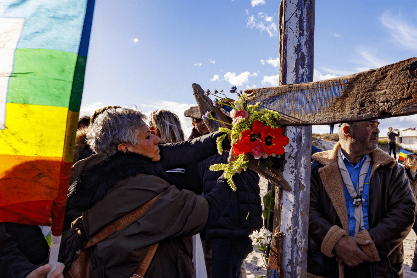 Strage di Cutro, nuove testimonianze: un elicottero sorvolò la barca prima del naufragio