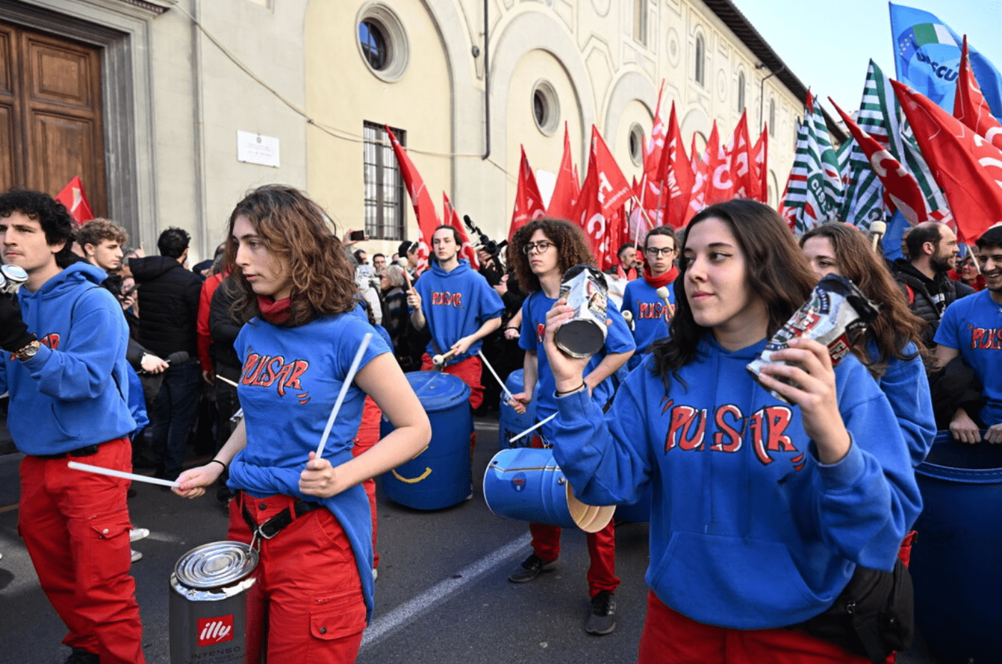 Firenze in piazza per la Costituzione, la scuola e contro il fascismo