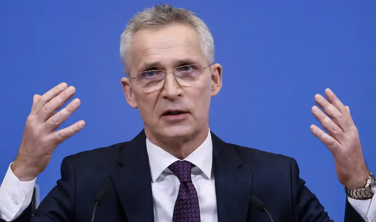 Stoltenberg: "Assicurarci che nessuno in futuro attacchi ancora l'Ucraina"