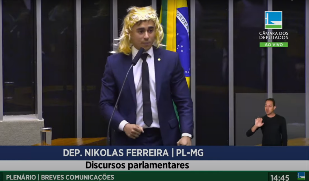 Il deputato di Bolsonaro: "Le donne perdono spazio per colpa degli uomini che si sentono donne"