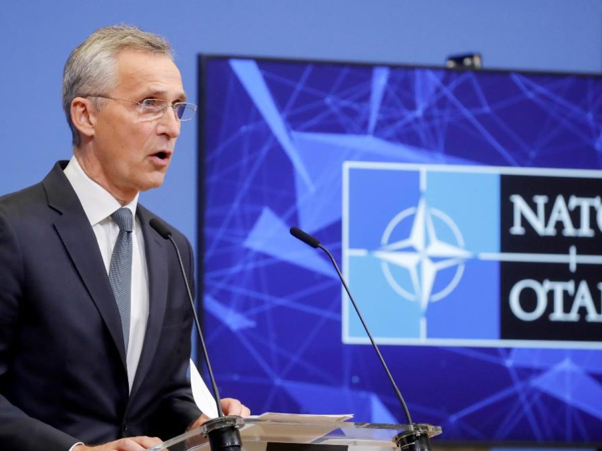 Ucraina, Stoltenberg: "La Russia è dipendente dalla Cina, ma non dobbiamo sottovalutarla..."