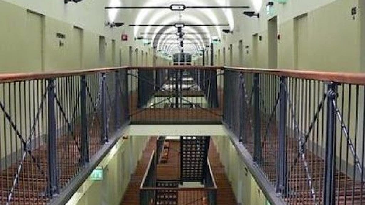 Carcere, 5 agenti condannati per tortura e falso: pestarono un detenuto
