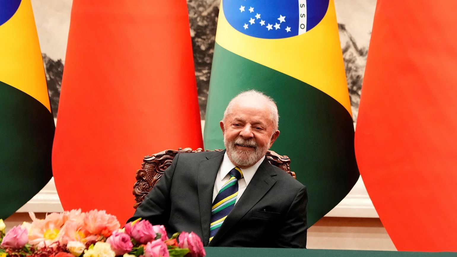 Lula contro la corsa agli armamenti: sono un ostacolo alla lotta per il clima
