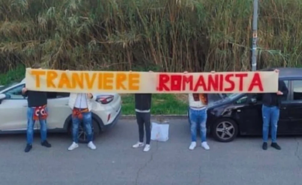 Immobile in ospedale: "Torno presto". Polemiche sullo striscione di alcuni tifosi della Roma