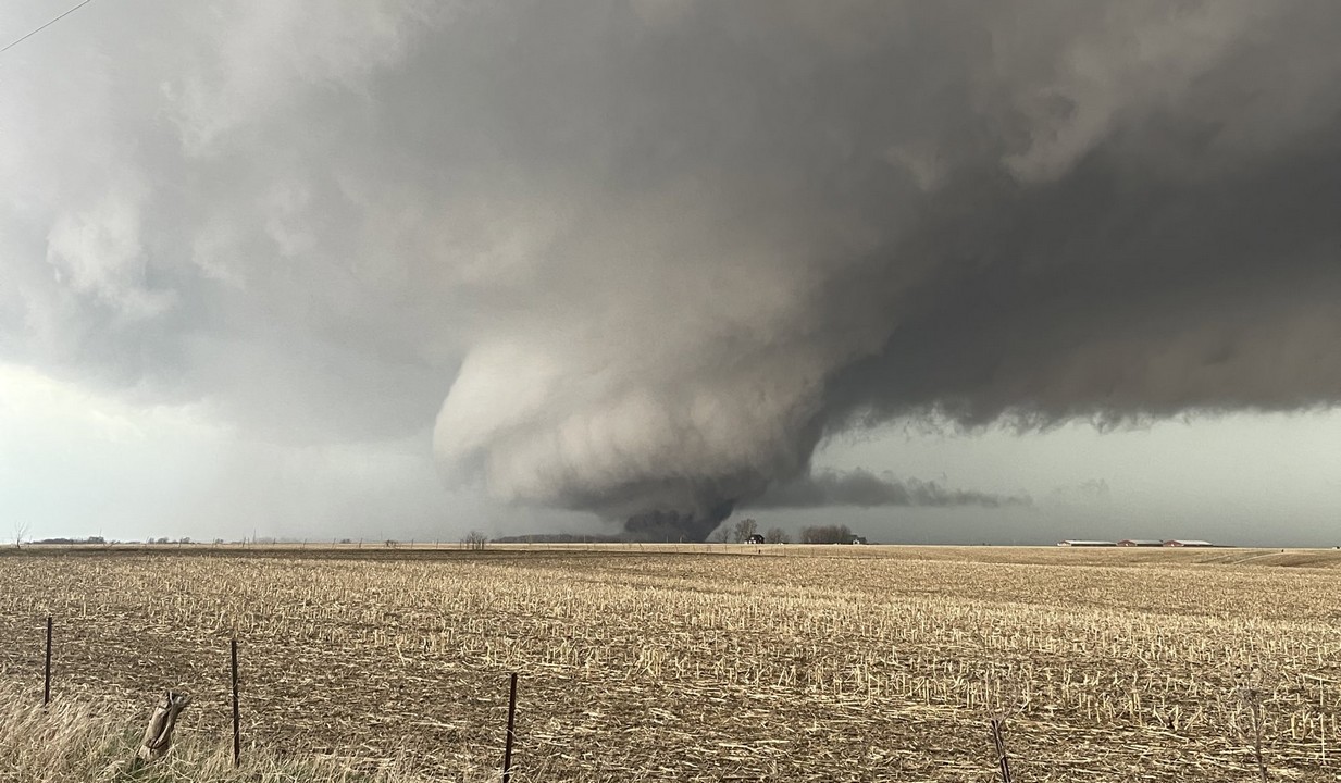 Tornado nel sud e Midwest: almeno 32 morti e decine di feriti, 400mila senza elettricità