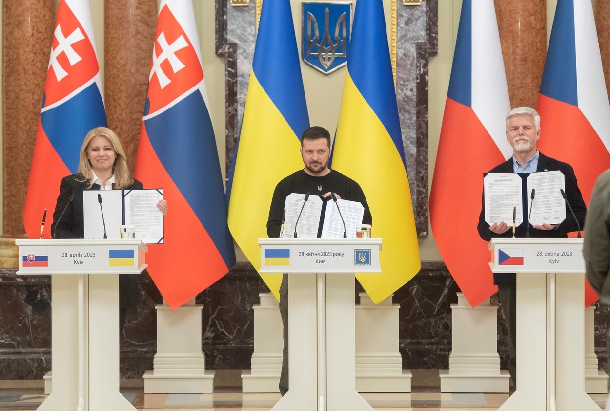 Zelensky: "Con Xi Jinping abbiamo parlato dell'integrità territoriale dell'Ucraina" Zelensky: "Con Xi Jinping abbiamo parlato dell'integrità territoriale dell'Ucraina"