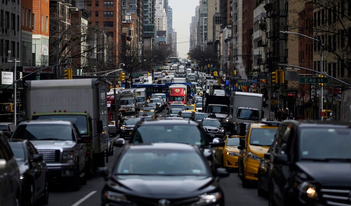 New York tassa il traffico: 23 dollari al giorno per scoraggiare l'uso dell'auto privata New York tassa il traffico: 23 dollari al giorno per scoraggiare l'uso dell'auto privata