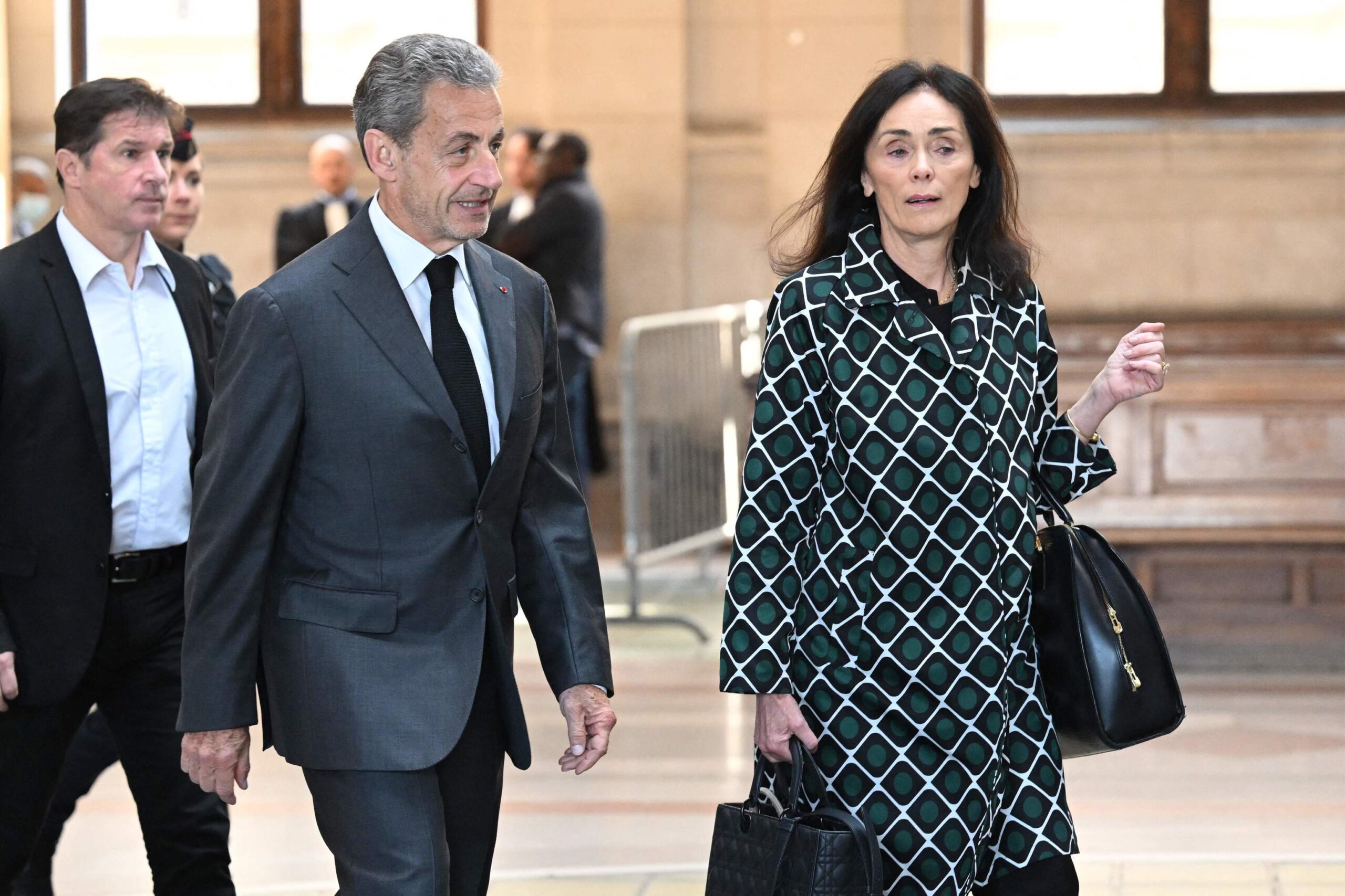 L'ex presidente francese Nicolas Sarkozy condannato a tre anni per corruzione