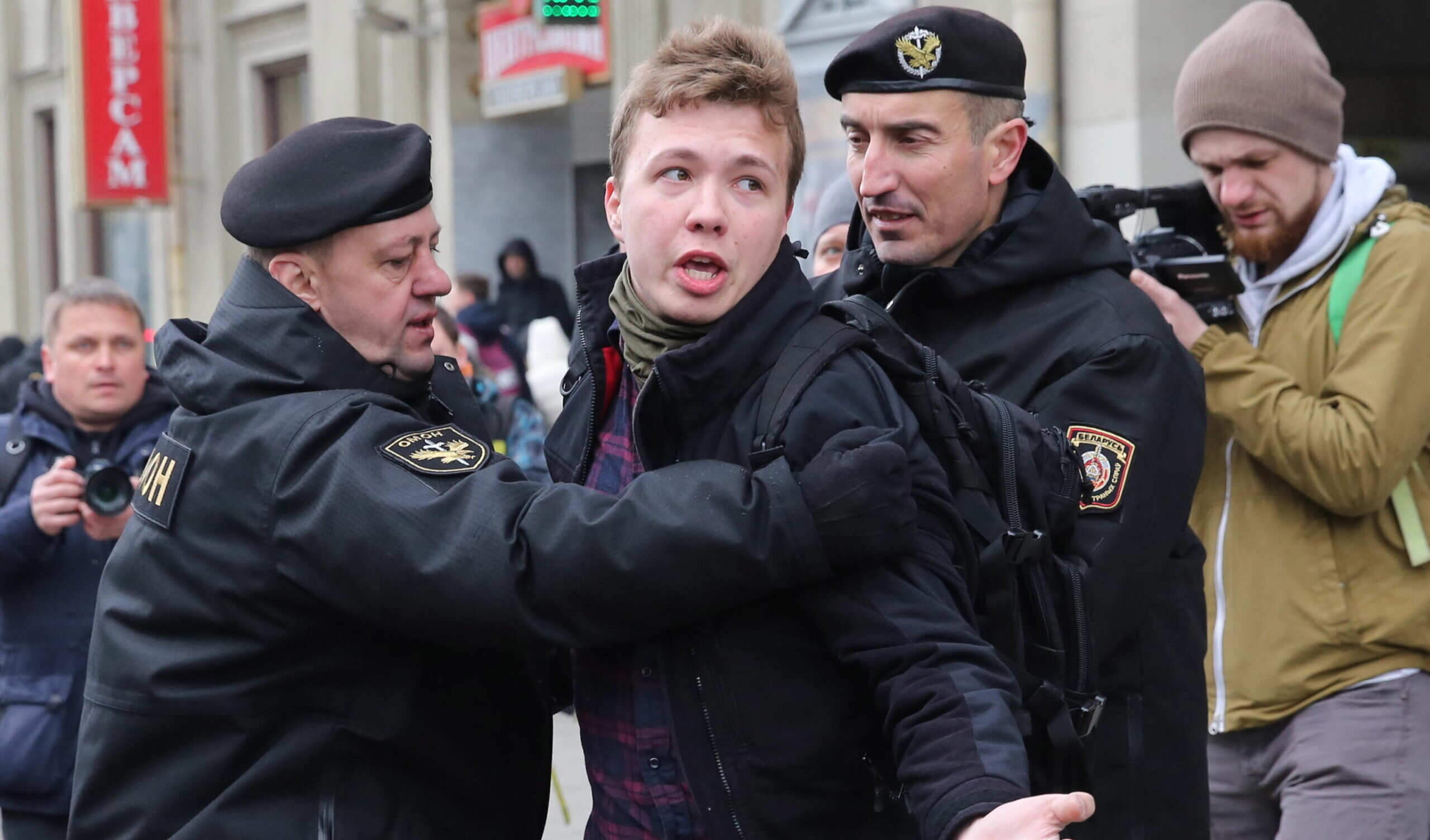 Bielorussia, condannato a 8 anni l'oppositore Protasevich accusato di 'terrorismo" Bielorussia, condannato a 8 anni l'oppositore Protasevich accusato di 'terrorismo"