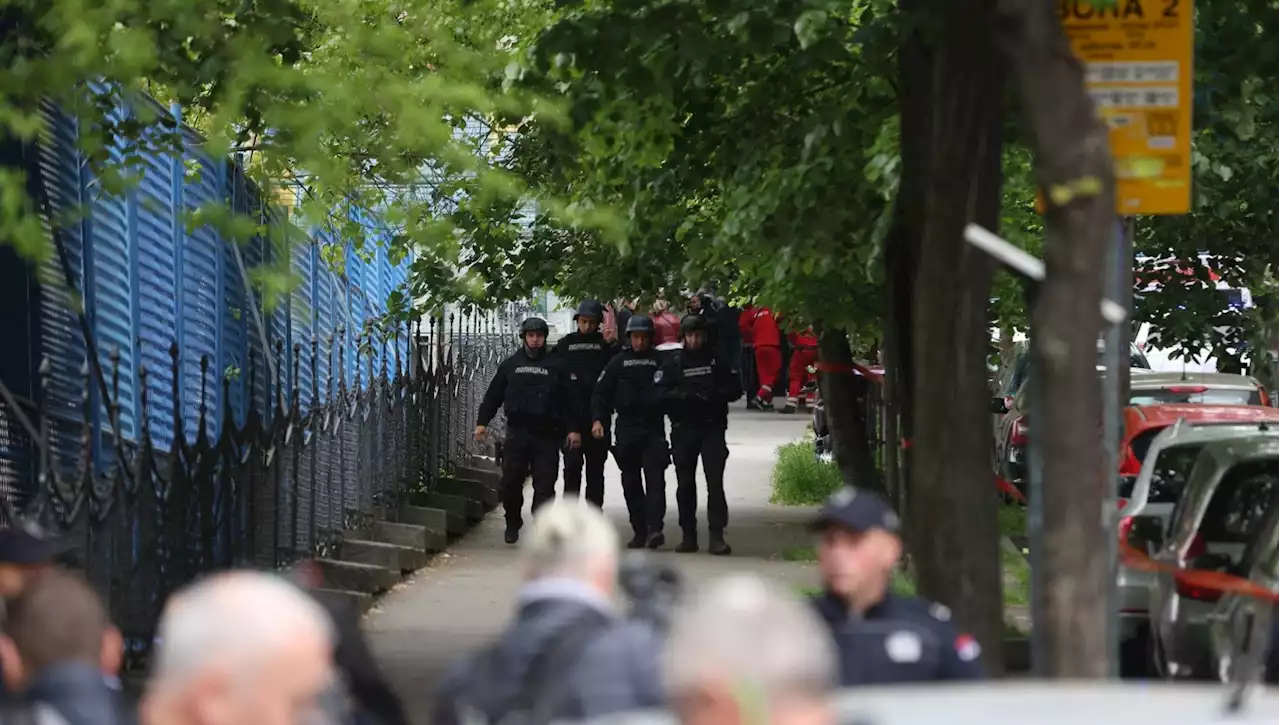 Belgrado, un ragazzo spara in una scuola elementare: 9 i morti, 8 sono bambini