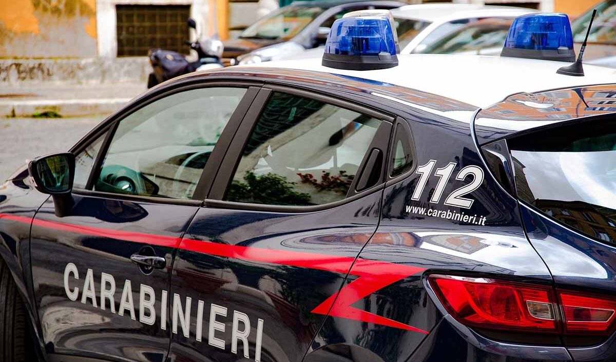 Uccide la madre con un pugno al volto: in manette un uomo di 44 anni, denunciato dal padre