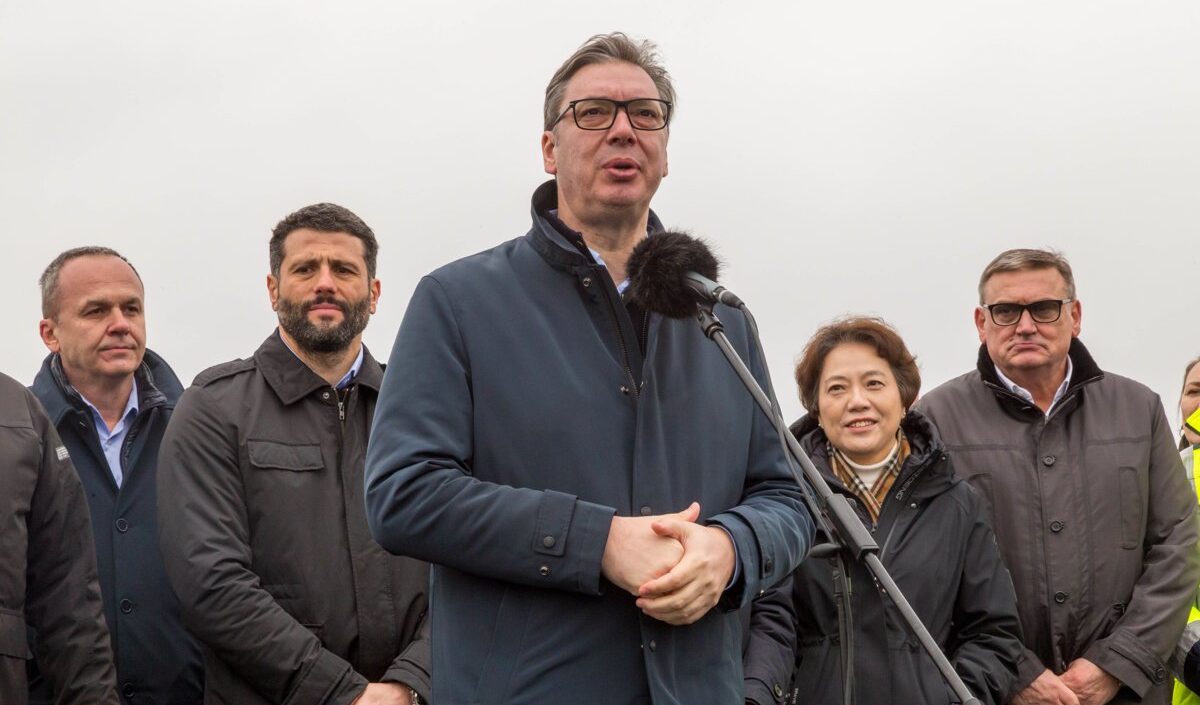 Putin invita Vucic a Mosca per l'anniversario della vittoria sul nazismo: "Un grande onore"