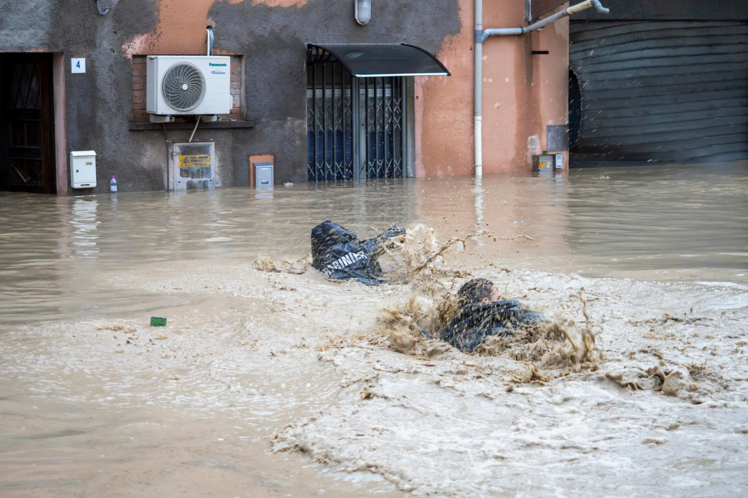 Il Wwf denuncia le bufale sull'alluvione: "Sostituiscono il folklore alla scienza"