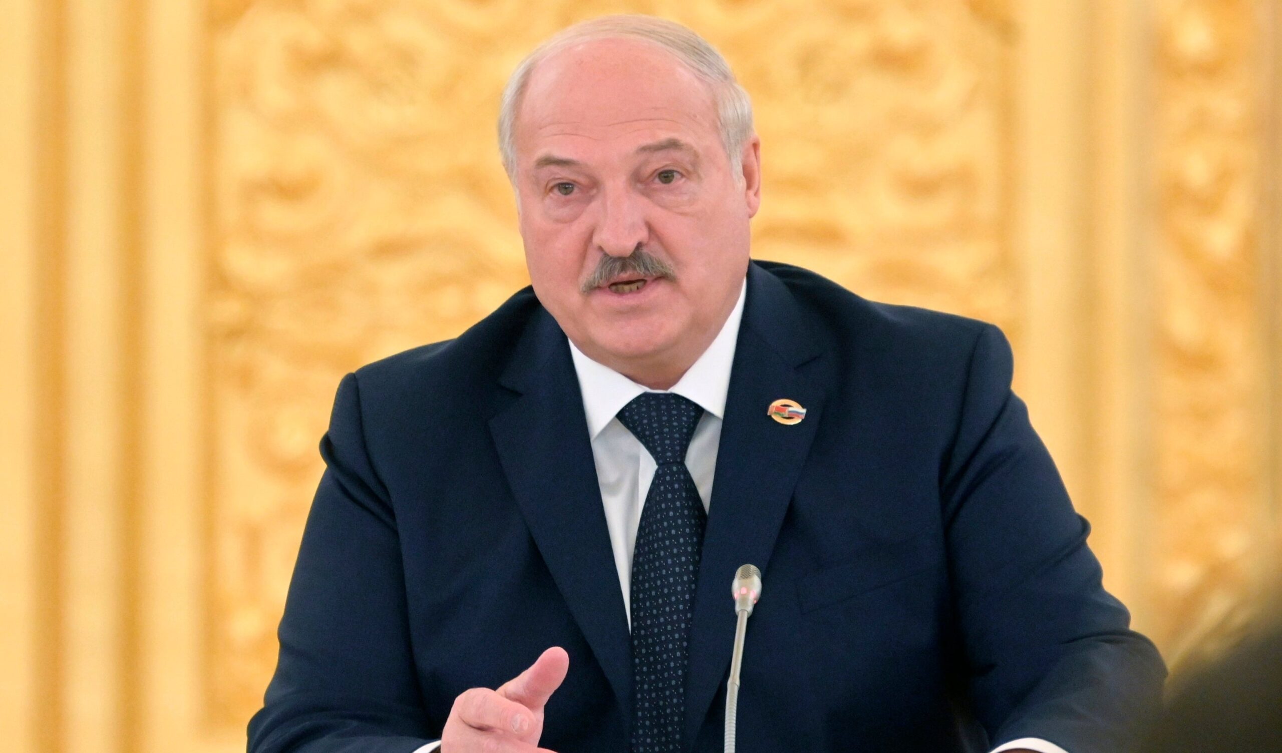 Putin e Lukashenko, incontro sulla guerra in Ucraina e lo sviluppo della cooperazione