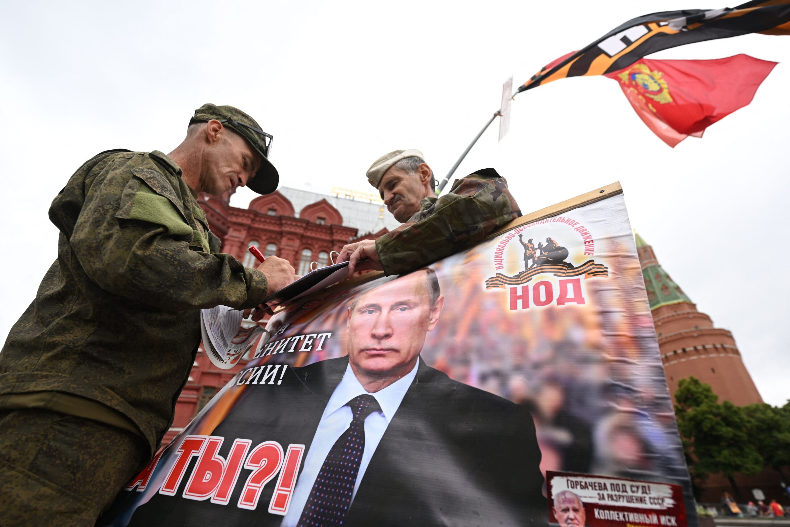 Londra non esclude una caduta del regime di Putin e si prepara a ogni scenario Londra non esclude una caduta del regime di Putin e si prepara a ogni scenario