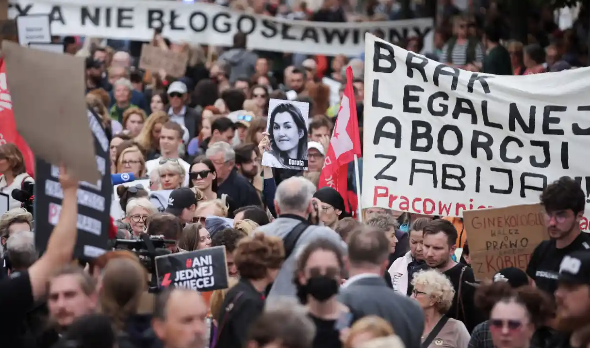 Screenshot 2023-06-14 alle 21.47.46 Proteste in tutta la Polonia contro la legge restrittiva sull'aborto