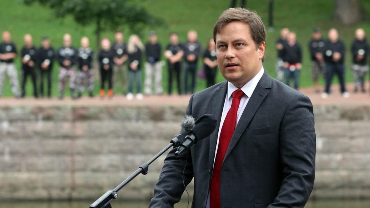 Finlandia, l'88 che esalta Hitler costa le dimissioni del ministro dell'Economia Finlandia, l'88 che esalta Hitler costa le dimissioni del ministro dell'Economia