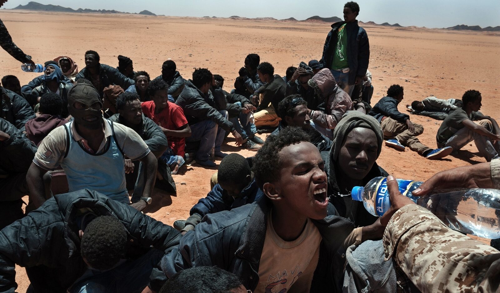 Migranti, le storie angoscianti dei "carichi residuali"