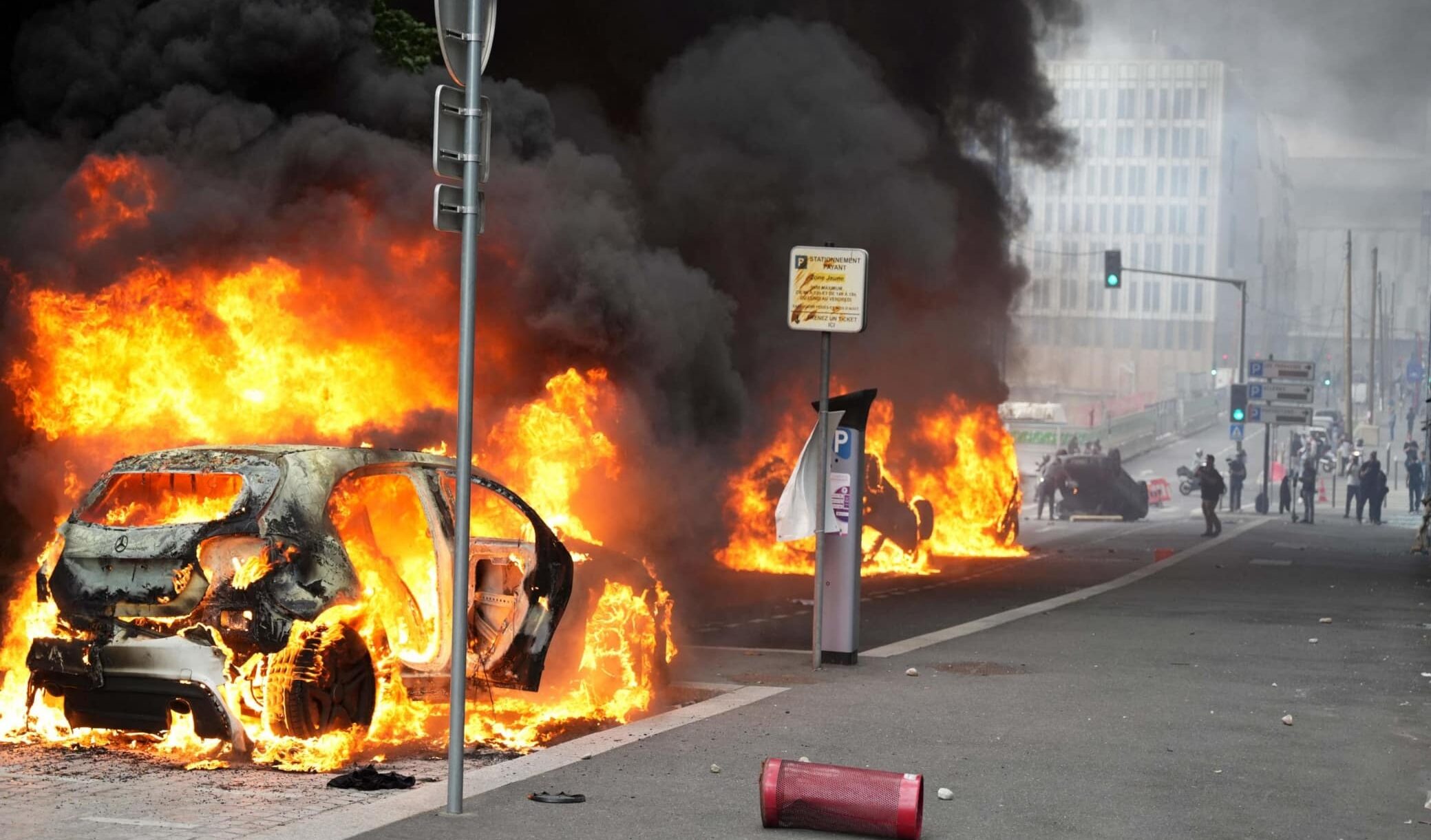 In Francia, un manifestante morto per un proiettile 'flash-ball' usato dalla polizia a Marsiglia