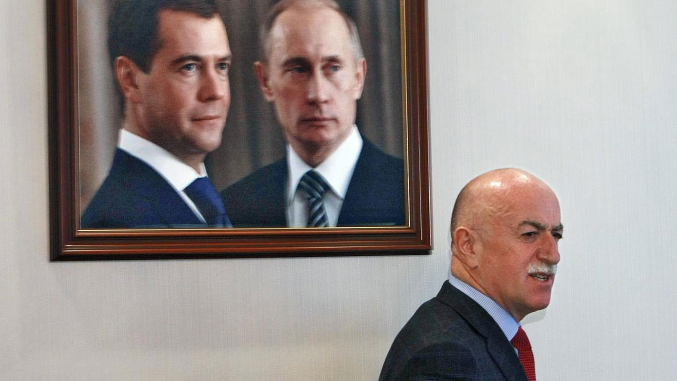 Putin affida a un 'fedele amico' il controllo della filiale russa della danese Carlsberg Putin affida a un 'fedele amico' il controllo della filiale russa della danese Carlsberg