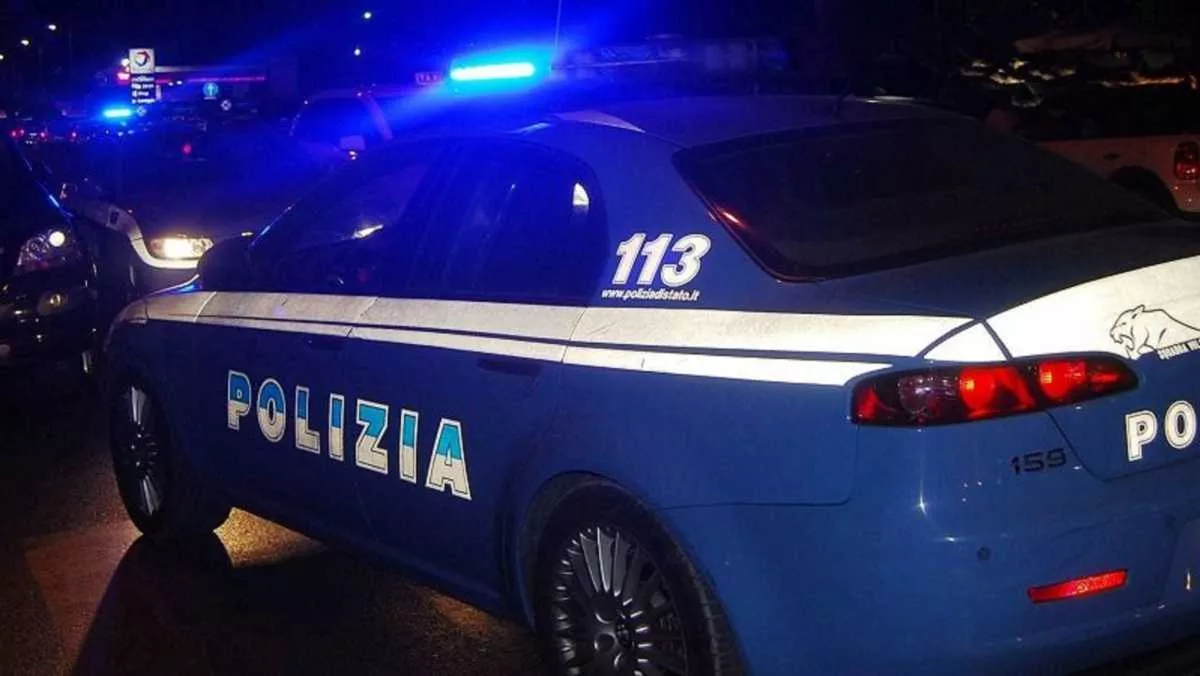 Minaccia di sfigurare la ex con l'acido e le distrugge l'auto: in manette un 36enne di Portici