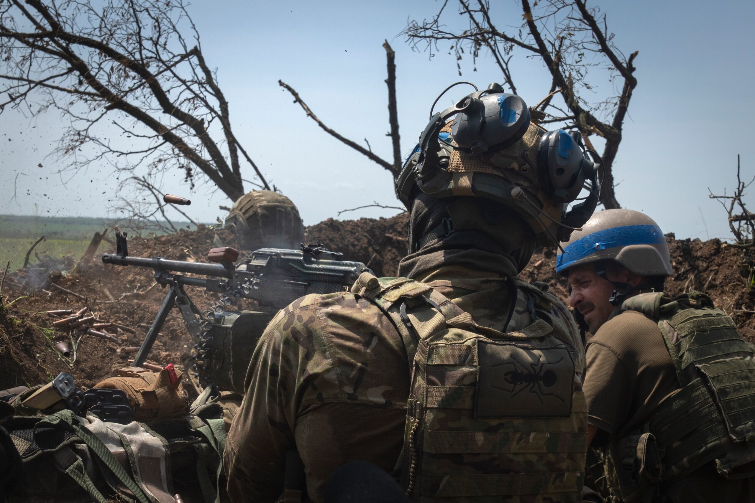 Ucraina, il Nyt: "Gli Usa invieranno bombe a grappolo a Kiev"