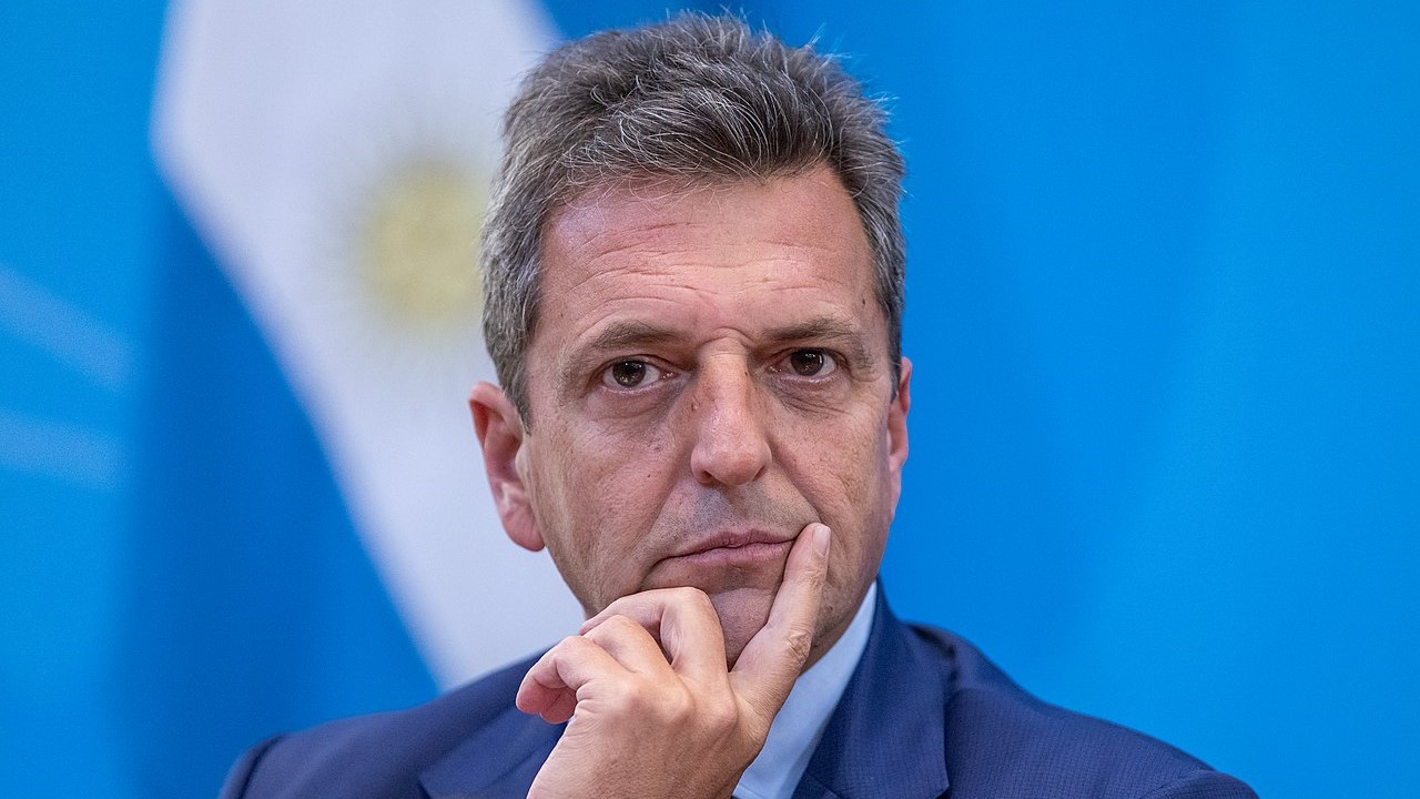 L'Argentina blocca una nave con gas naturale liquefatto dalla Russia L'Argentina blocca una nave con gas naturale liquefatto dalla Russia