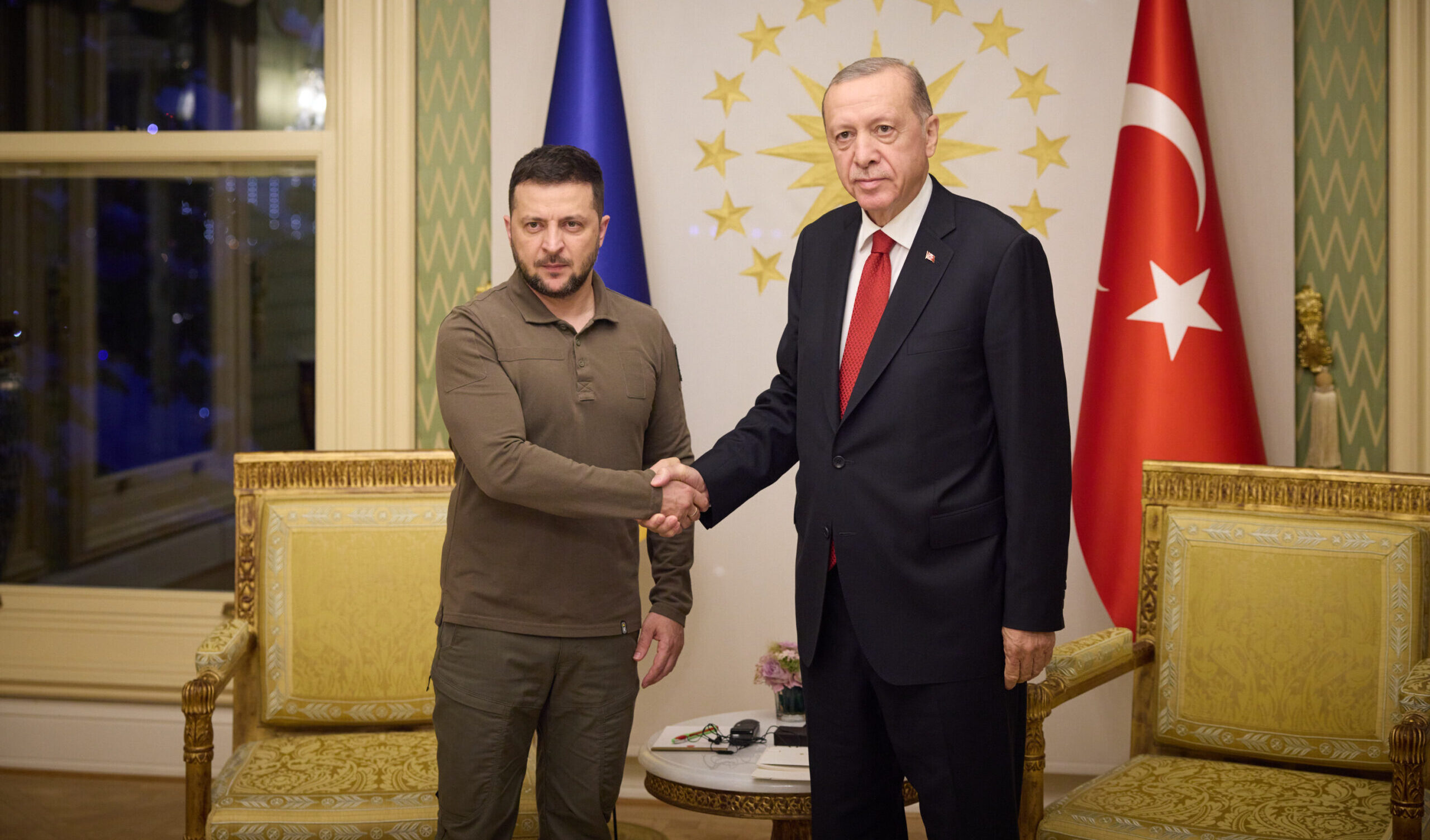 Erdogan vede Zelensky: "Sostegno a Kiev ma dialogo con Putin" Erdogan vede Zelensky: "Sostegno a Kiev ma dialogo con Putin"