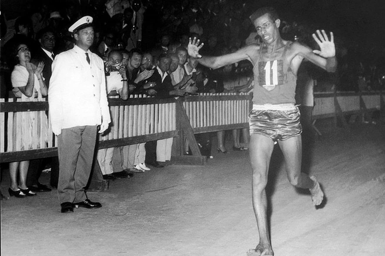 Breve storia di Abebe Bikila:  gloria e triste fine del maratoneta scalzo