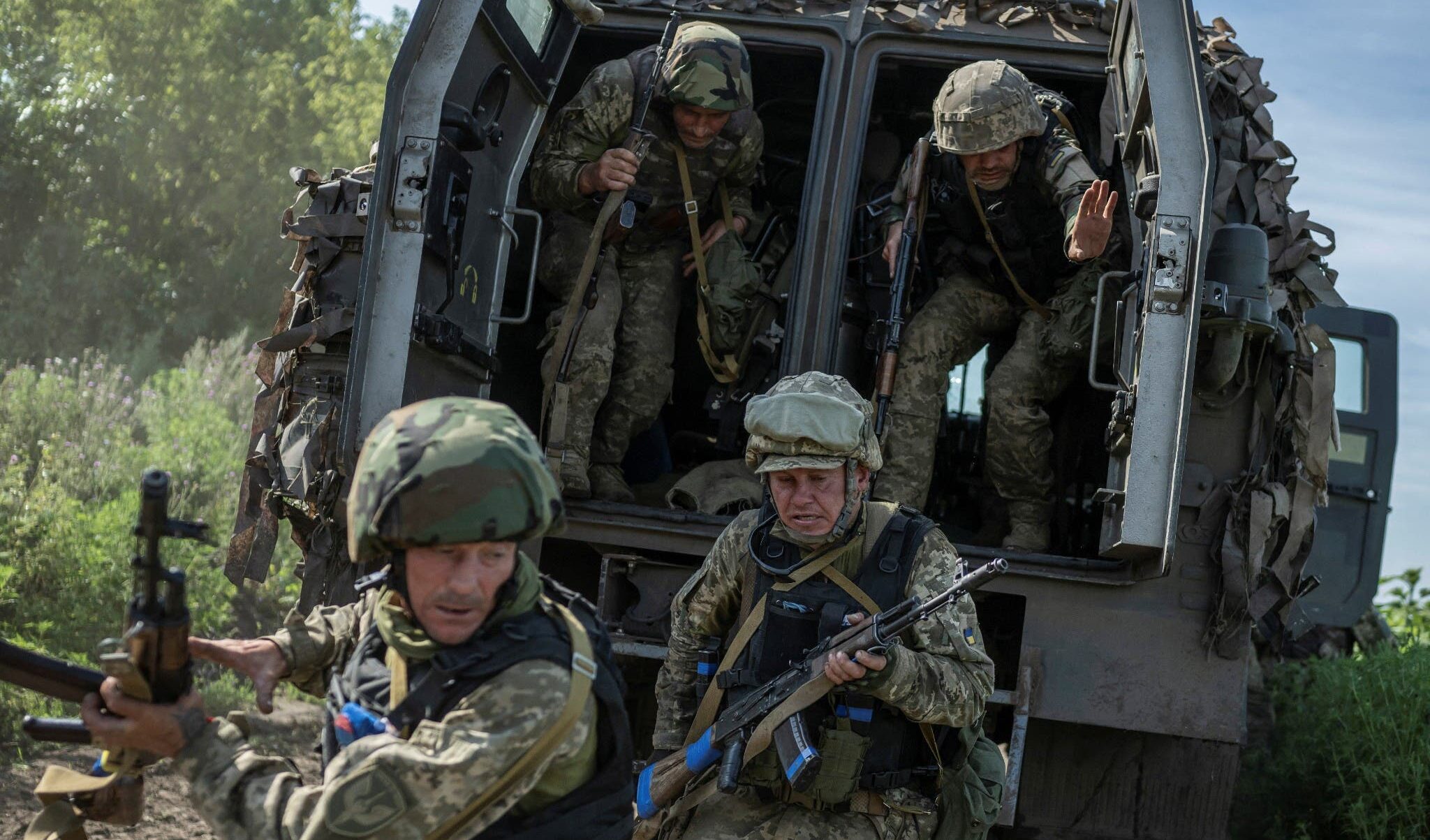 L'esercito di Kiev avanza Donetsk usando contro i russi le 'bombe intelligenti' Usa L'esercito di Kiev avanza Donetsk usando contro i russi le 'bombe intelligenti' Usa
