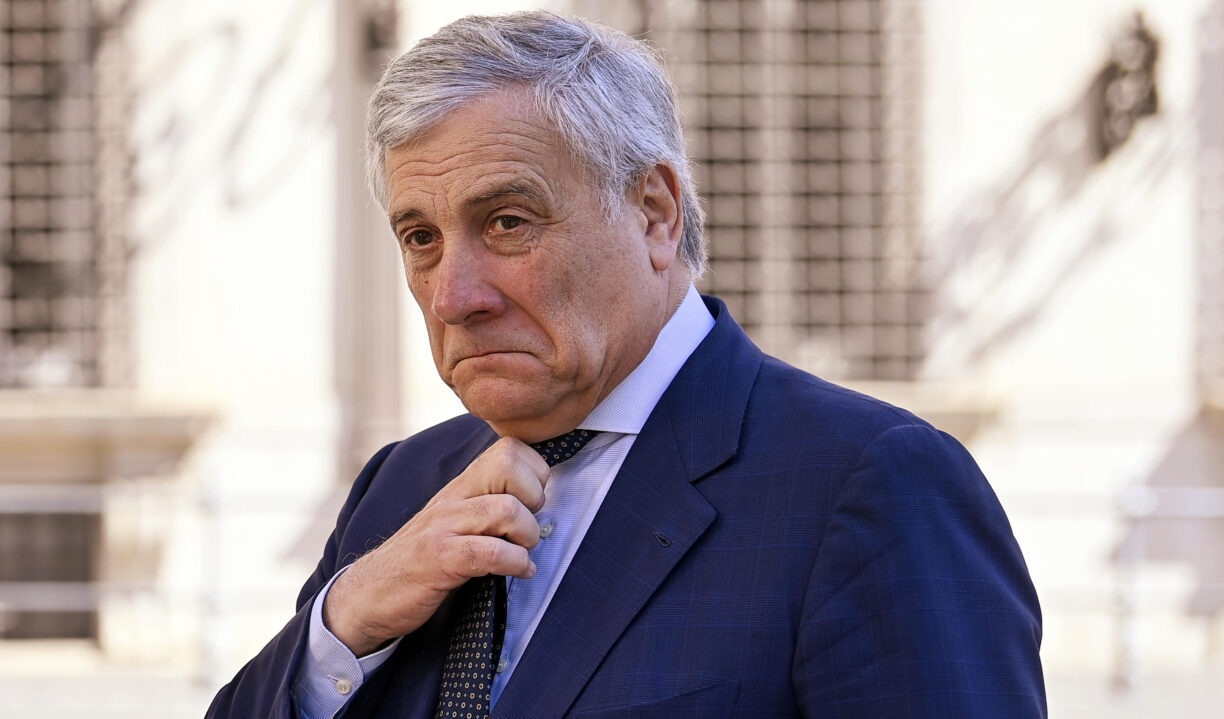 Abruzzo, Tajani: "Vinciamo noi, le condizioni sono diverse rispetto a quelle della Sardegna..."