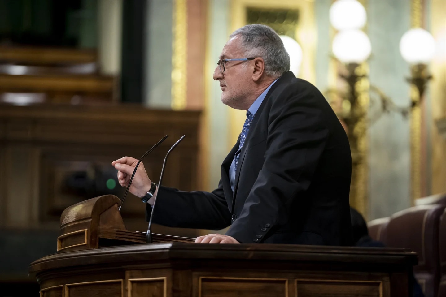 I franco-fascisti di Vox perdono pezzi: Juan Luis Steegmann rinuncia al seggio in parlamento I franco-fascisti di Vox perdono pezzi: Juan Luis Steegmann rinuncia al seggio in parlamento