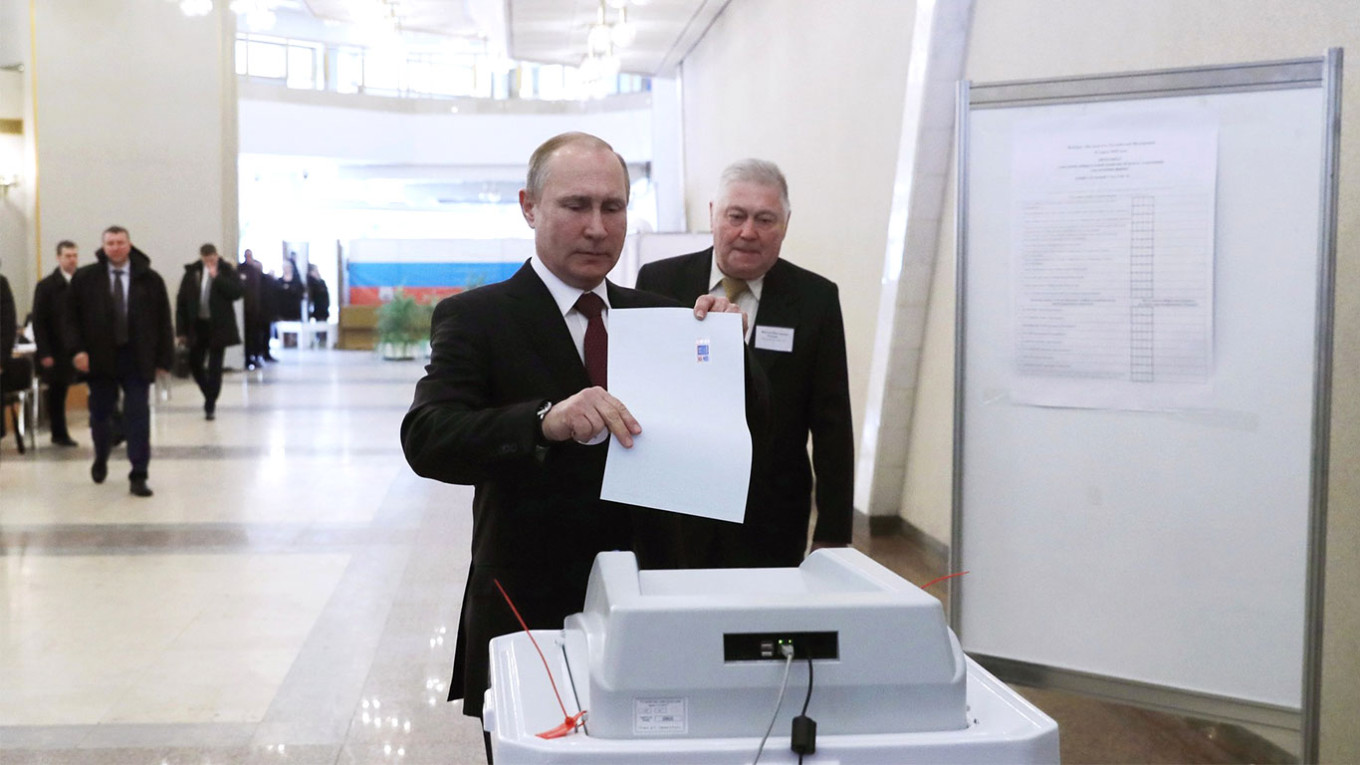 Il partito di Putin vince le elezioni 'libere e democratiche' nei territori invasi dell'Ucraina