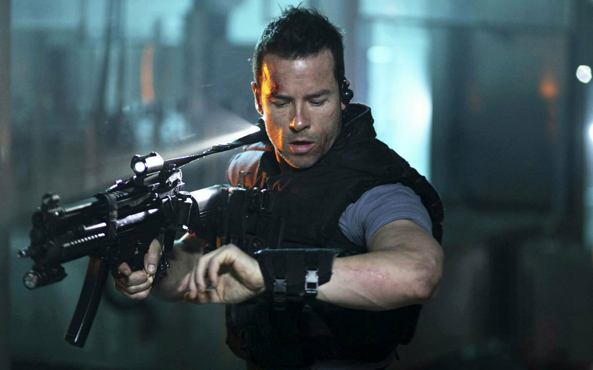 lockout “Lockout”, alle 21.20 su Rai 4 il film scritto da Luc Besson: ecco la trama