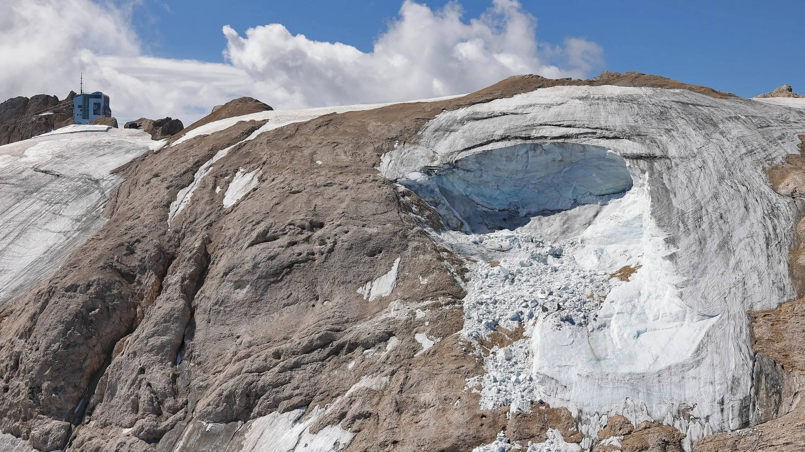 Caldo record sulla Marmolada, tutti i ghiacciai sopra lo zero