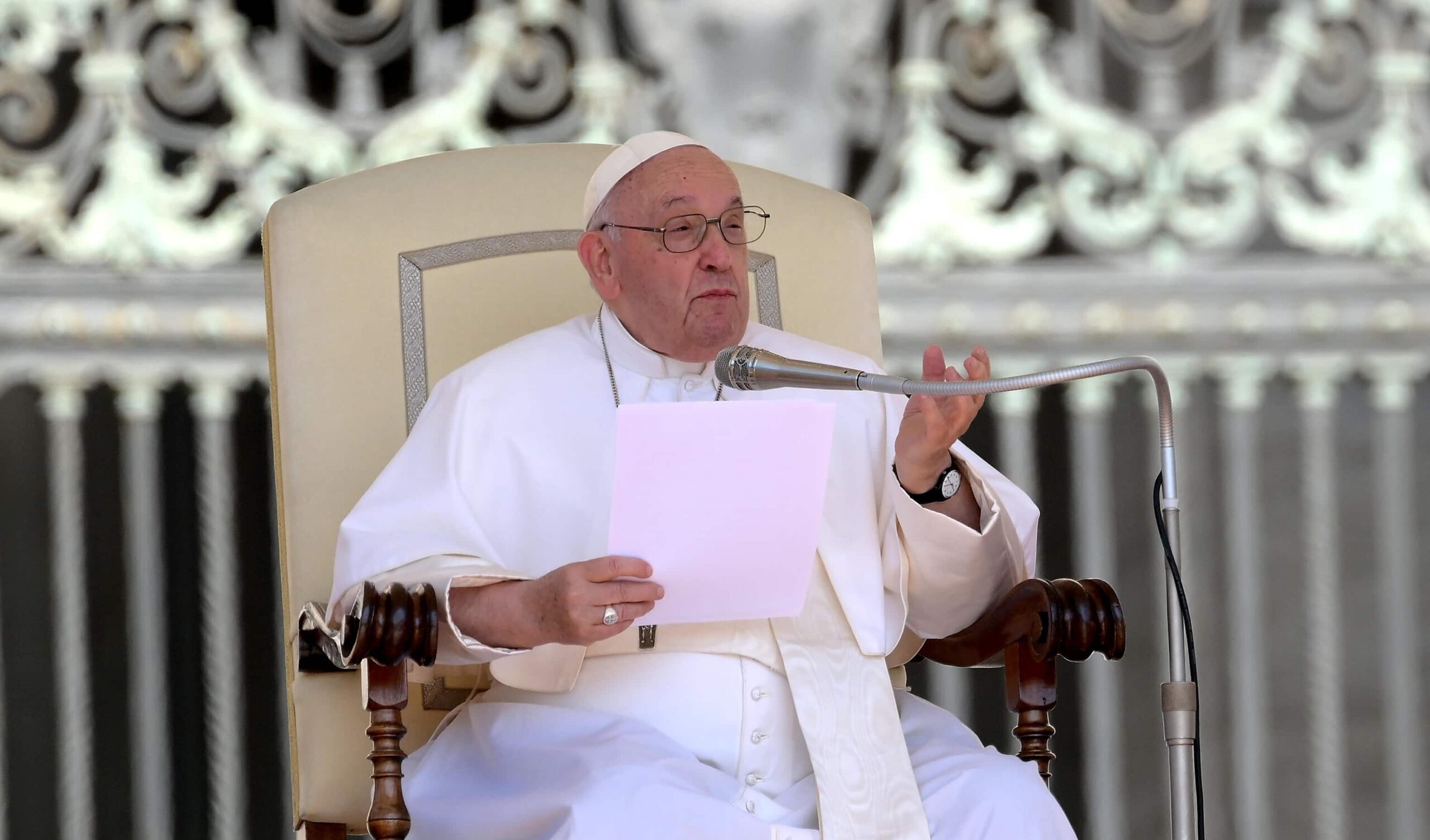 Natale di dolore tra interessi egoistici e umanità smarrita: Papa Francesco ha ragione