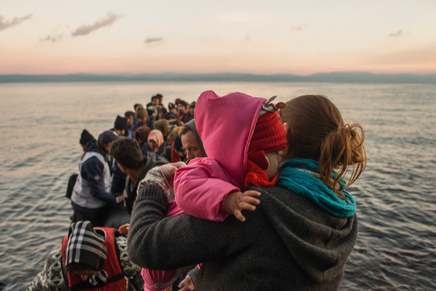 A Lampedusa 500 sbarchi in 24 ore, la Croce Rossa: "Non cali il silenzio sulle donne migranti"