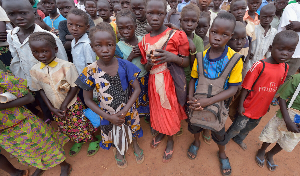 In Sudan dopo un anno di guerra: un’intera generazione di bambini è a rischio