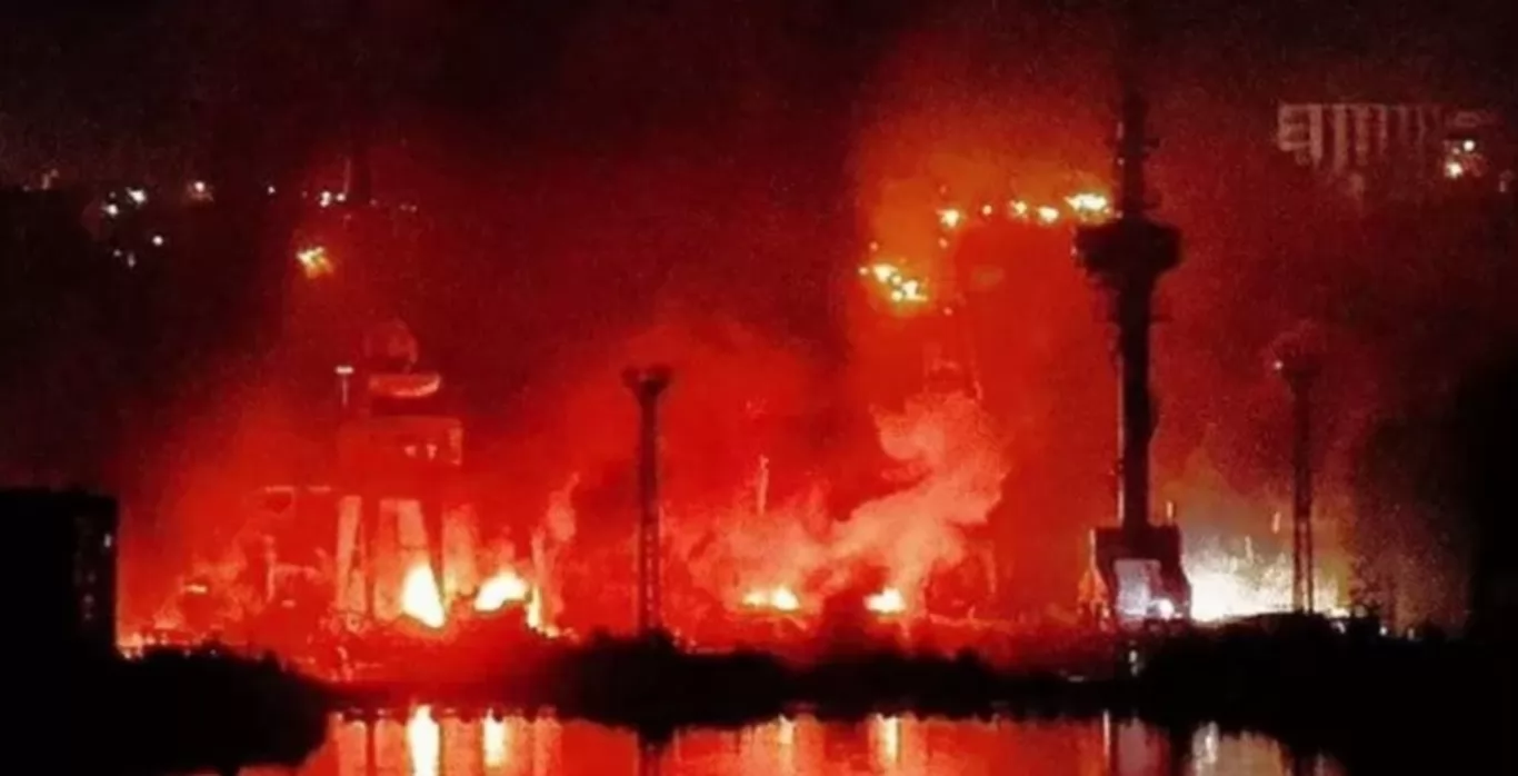 Attacchi in Crimea L'Ucraina attacca con i droni una nave russa nel Mar Nero: continua la pressione sulla Crimea