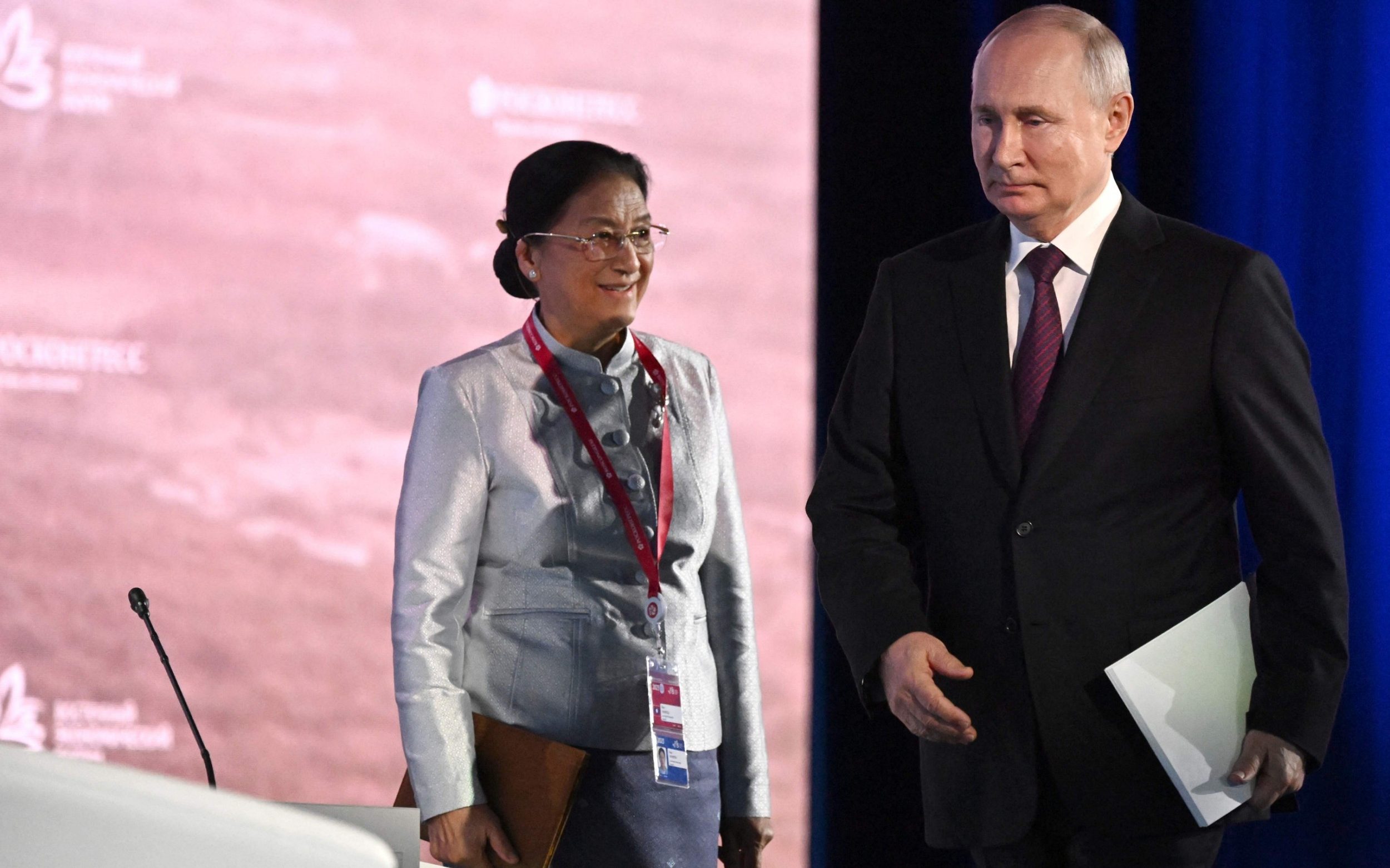 Vladimir Putin ha dichiarato che si sta preparando a una lunga guerra in Ucraina Vladimir Putin ha dichiarato che si sta preparando a una lunga guerra in Ucraina